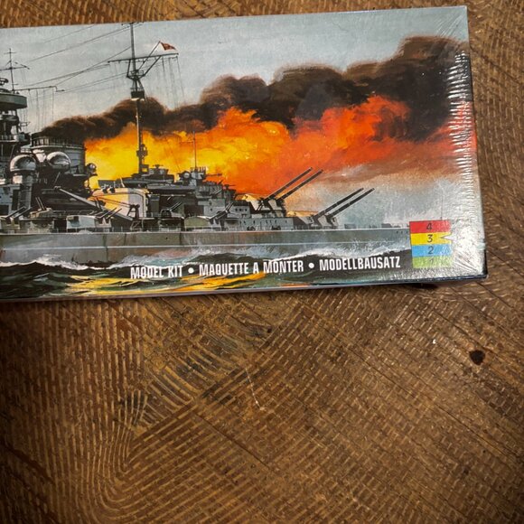 Airfix Model Kit Bismarck Military Battleship 1:600 Sealed Box - Picture 3 of 3